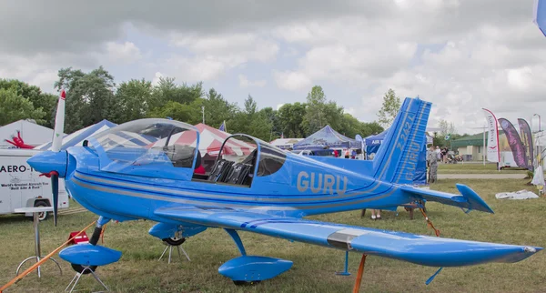 Modré ziln z242l guru letadlo — Stock fotografie