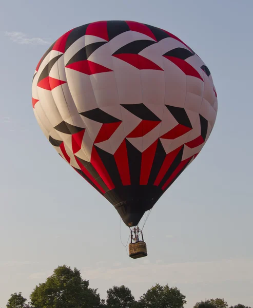 Röd svart och vit ballong — Stockfoto