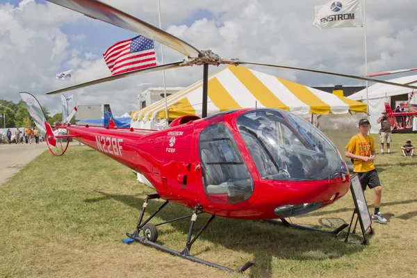 Enström f28f röd helikopter — Stockfoto
