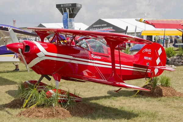 Червоний Піттс S-1s літак — стокове фото