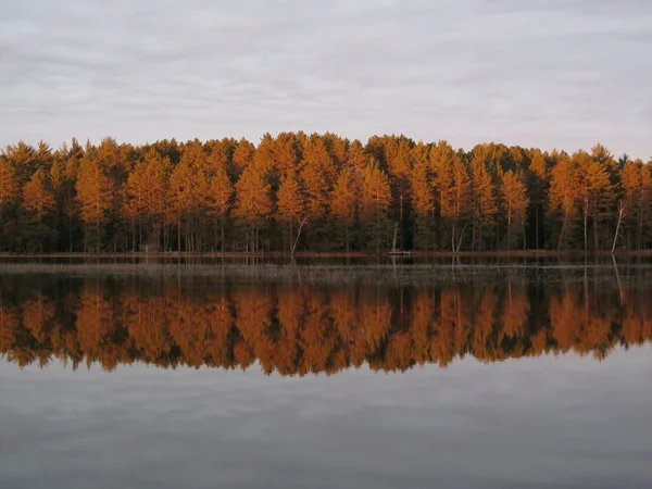Autumn Reflection on the Wisconsin River — Stock Photo, Image