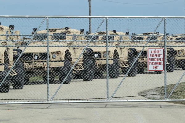 Humvees redo för krig — Stockfoto