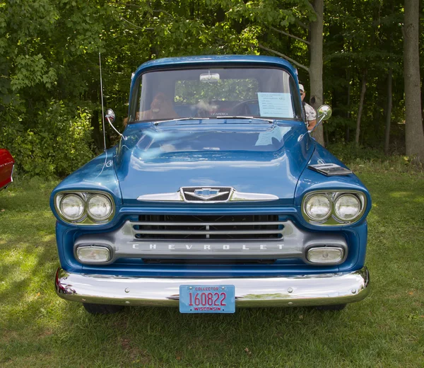 1958 Chevy Apache front view — Stock Photo, Image