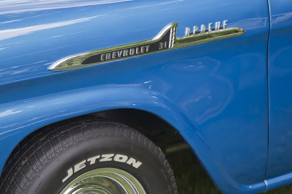 1958 Chevrolet apache çeyrek paneli kapatın — Stok fotoğraf