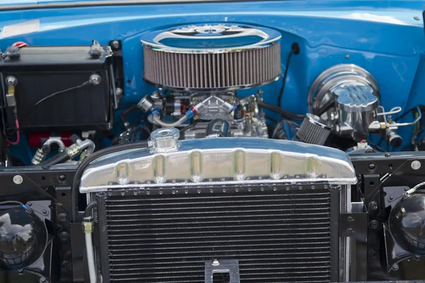 Motorn i 1955 chevrolet bel air — Stockfoto