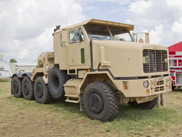 Camion dell'esercito di Oshkosh — Foto Stock