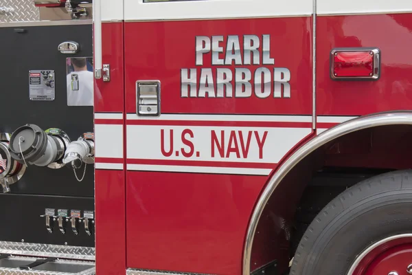 Brandweerwagen van Pierce gemarkeerd ons Marine pearl harbor van dichtbij — Stockfoto