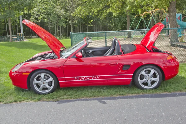 2002 Red Porsche Boxter Vista lateral — Fotografia de Stock