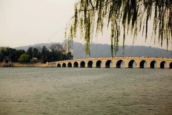 Pekin'de köprü