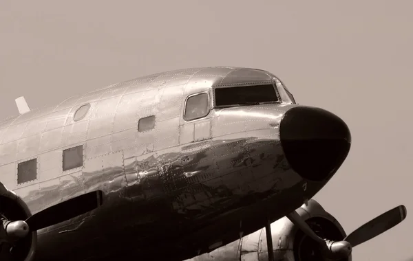Ancien avion à hélice — Photo
