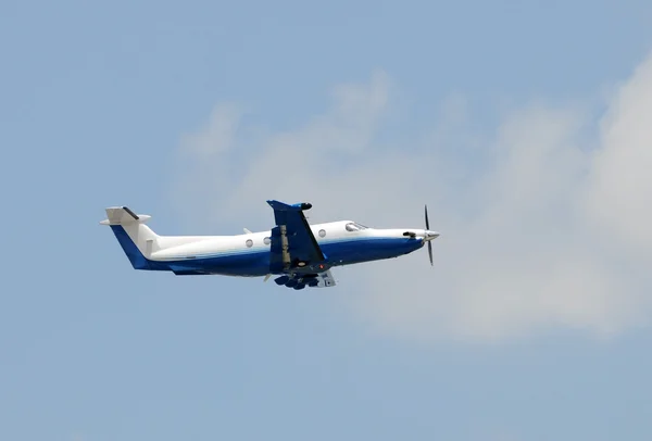 Turboprop vliegtuig gebruikt voor zakenreizen — Stockfoto