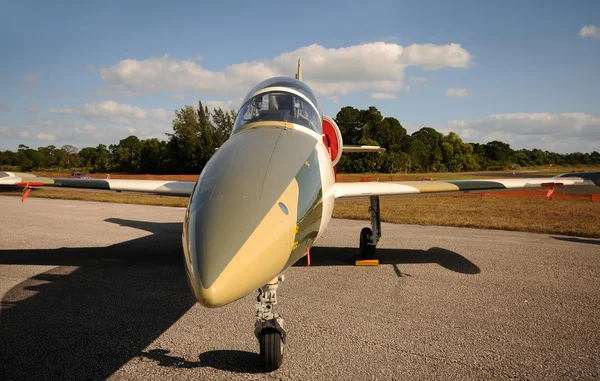 旧军事喷气式飞机 — 图库照片
