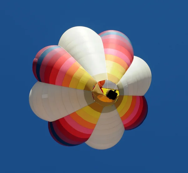 Globo de aire caliente colorido — Foto de Stock