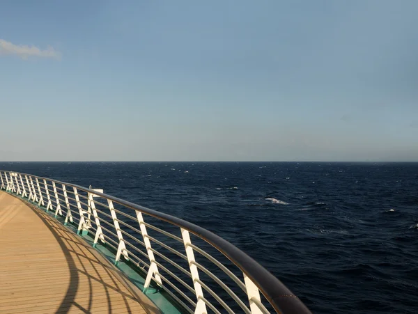Веранда с видом на океан — стоковое фото
