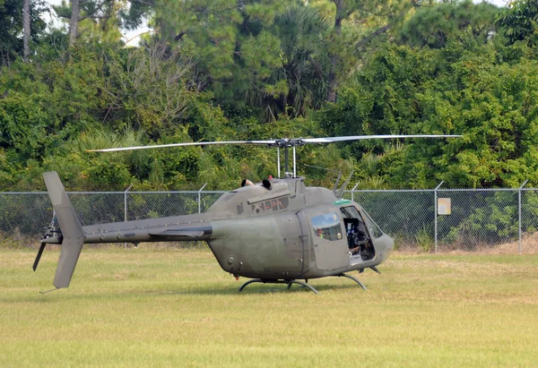 Старый военный вертолет — стоковое фото