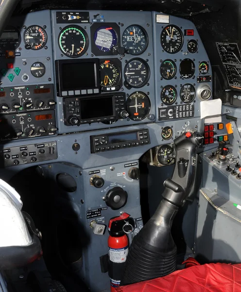 Cockpit interior view of modern propeller airplane — Stock Photo, Image
