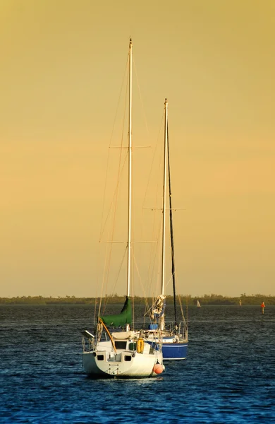 Sailboat in twilight — Stock Photo, Image
