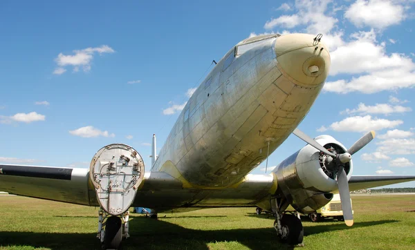 Stary samolot śmigłowy — Zdjęcie stockowe