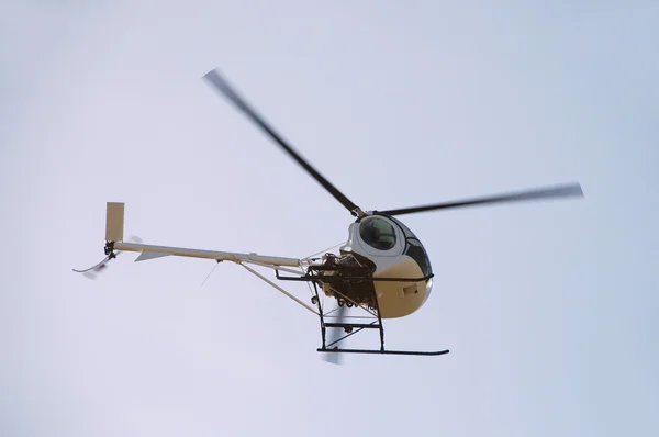 Pequeno helicóptero — Fotografia de Stock