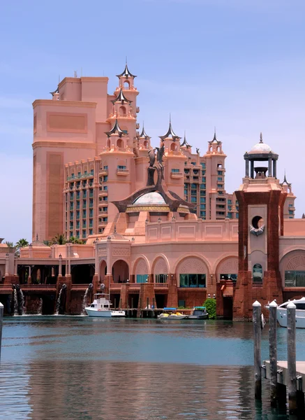 Exotic hotel and marina — Stock Photo, Image