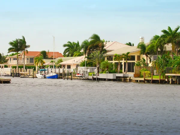 Luxury Waterfront Property — Stock Photo, Image
