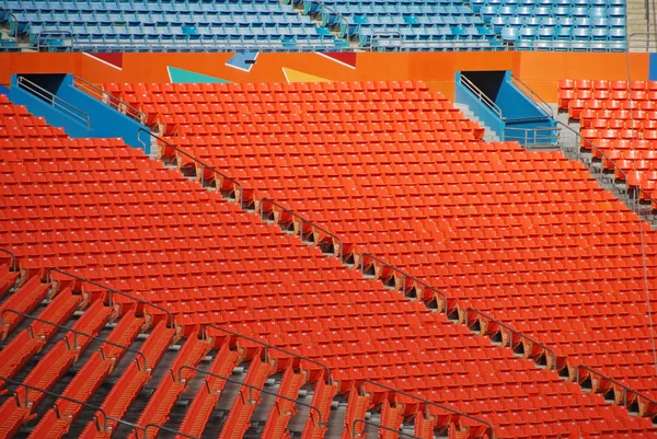 Asientos de estadio naranja —  Fotos de Stock