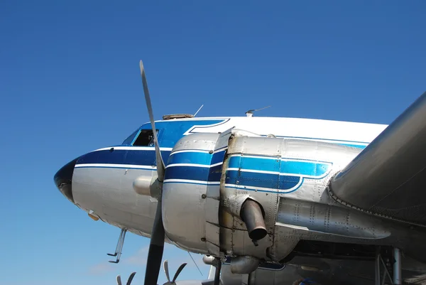 Avión de hélice viejo —  Fotos de Stock