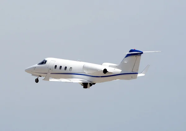 Business jet taking off — Stock Photo, Image