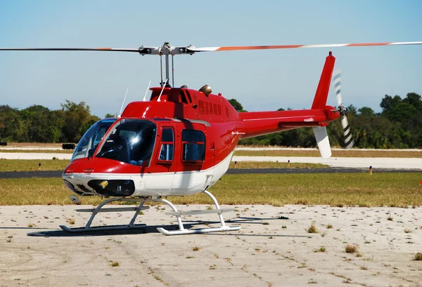 Roter Hubschrauber — Stockfoto