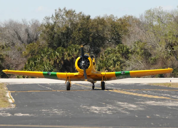 Eski sarı uçak — Stok fotoğraf