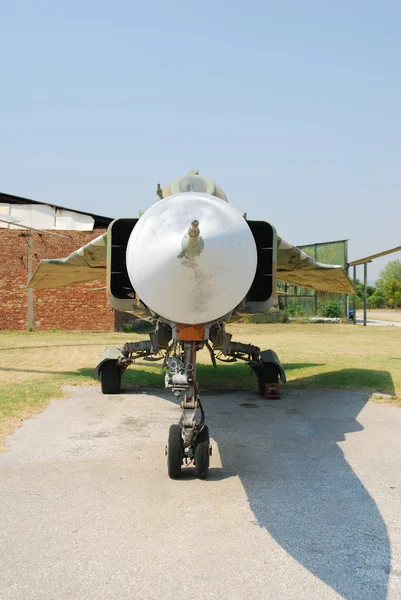 Реактивный истребитель Миг-23 — стоковое фото