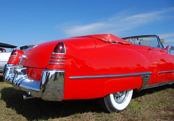 Antika araba kırmızı — Stok fotoğraf