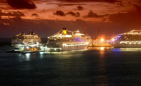 Cruise port — Stockfoto