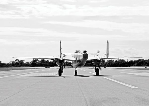 Eski bombardıman uçağı — Stok fotoğraf