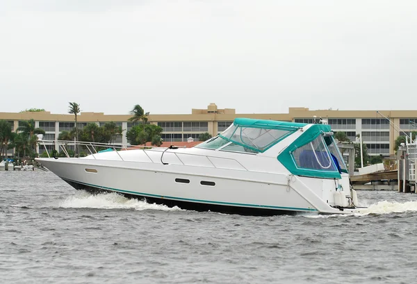 Barco a motor em South Florida — Fotografia de Stock