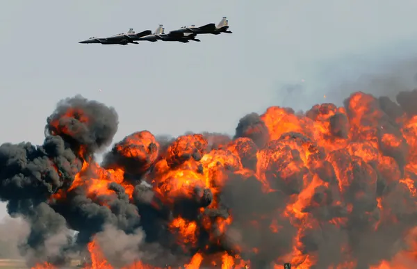 Bombardamento aereo — Foto Stock