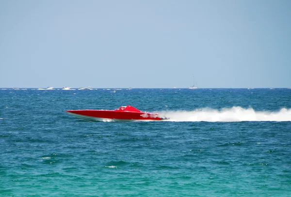 赤いスピード ボート — ストック写真