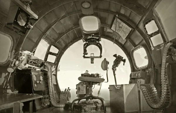 Eski bombardıman uçağı kokpiti — Stok fotoğraf