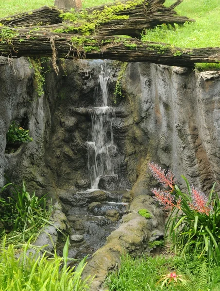Вигадливий водоспад — стокове фото