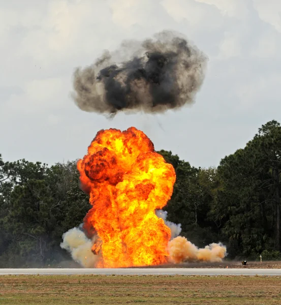 Outdoor explosion — Stock Photo, Image