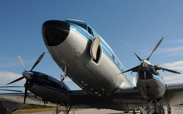 जुन्या प्रोपेलर विमान — स्टॉक फोटो, इमेज