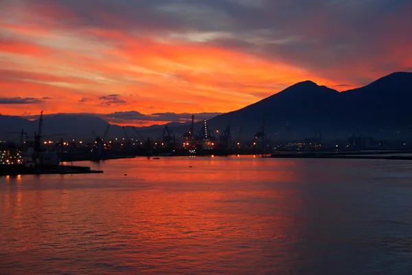 Industrial port at sunrise — Stock Photo, Image