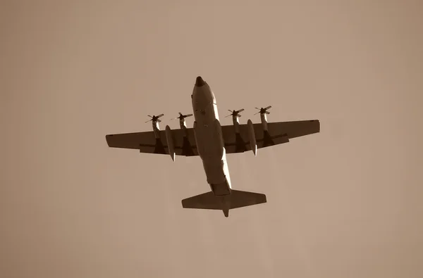 Askeri nakliye uçağı — Stok fotoğraf