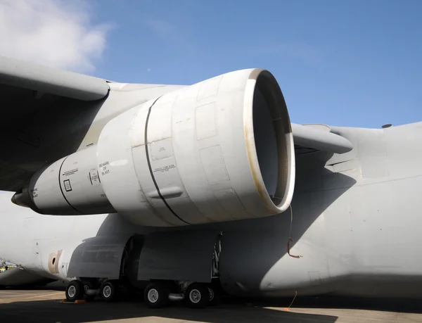 巨大なジェット エンジン — ストック写真