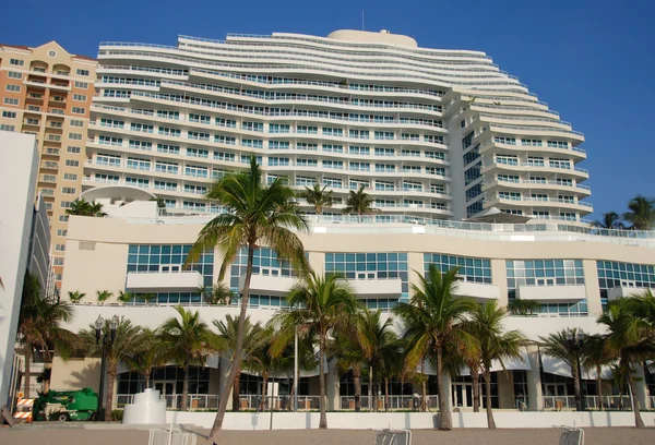 Apartamentos frente al mar en Florida — Foto de Stock