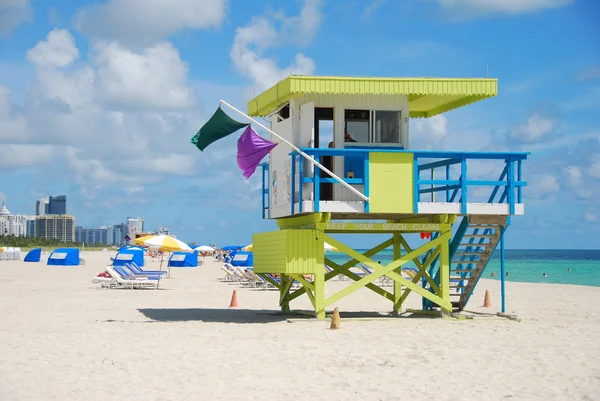 Renkli plaj kabin — Stok fotoğraf