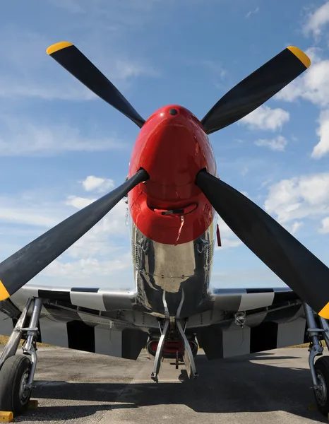 Klasik savaş zamanı avcı uçağı — Stok fotoğraf