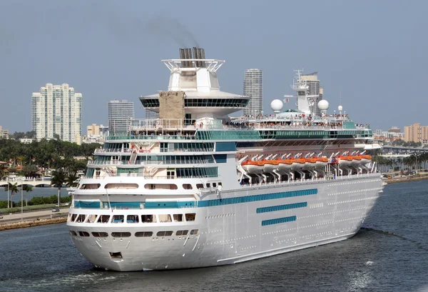Moderne cruiseschip — Stockfoto