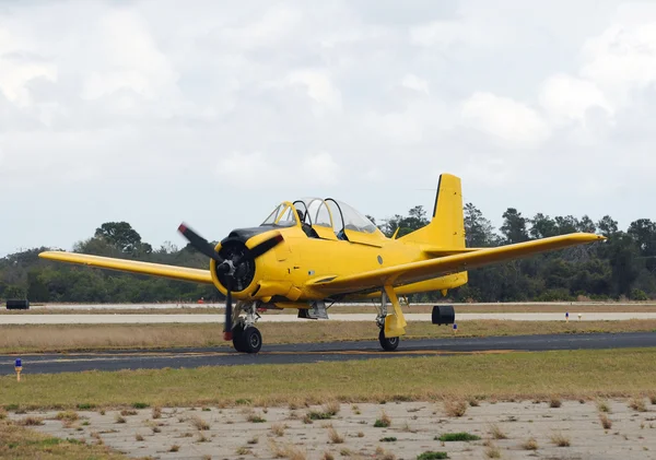 Gamla gula flygplan — Stockfoto