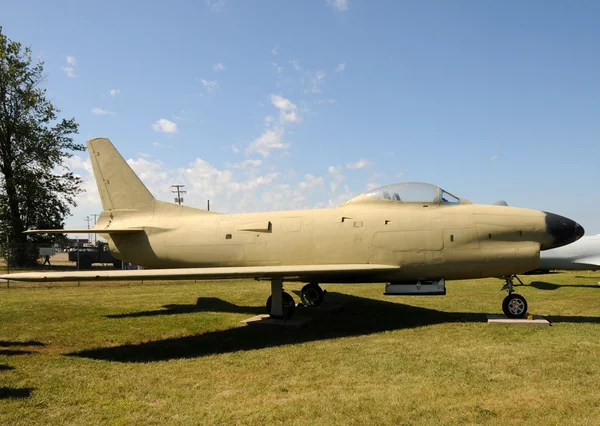 Старый реактивный самолет — стоковое фото